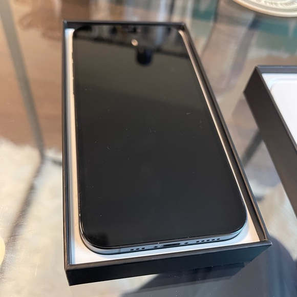 iPhone 12 Pro Blue, UNLOCKED - Picture 2 of 9